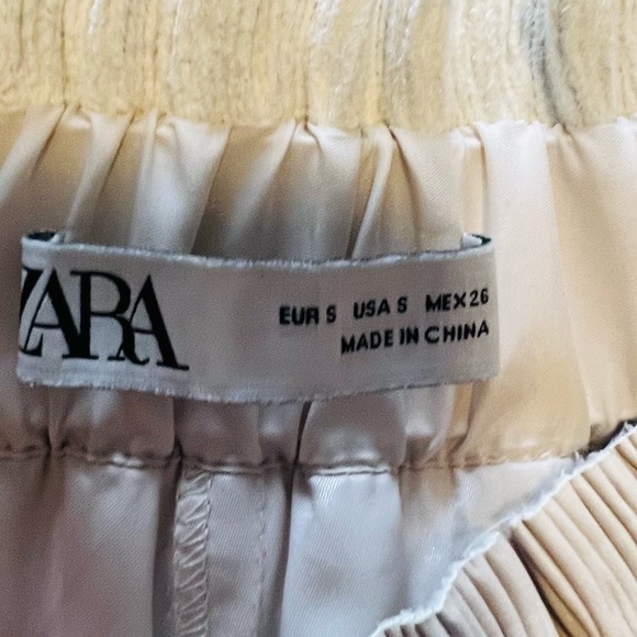 SMOCKED PLEATED LEATHER SKIRT - Picture 3 of 3